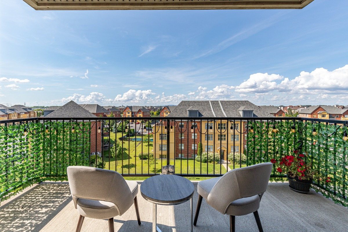 Apartment — 8265 Rue de Londres, apt. 513
