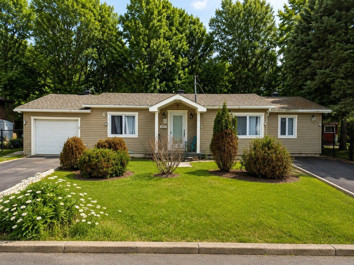 Bungalow — 3955 Rue Noble